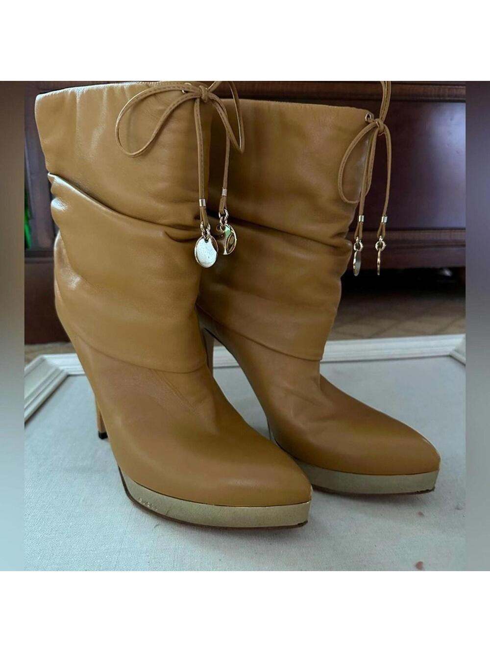Vintage Gucci Camel Leather lace Up boots with shiny gold platform heel 39.5